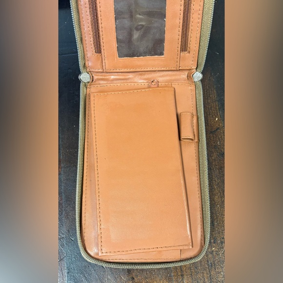 Outland Rugged Leather Crossbody Purse - Picture 3 of 5